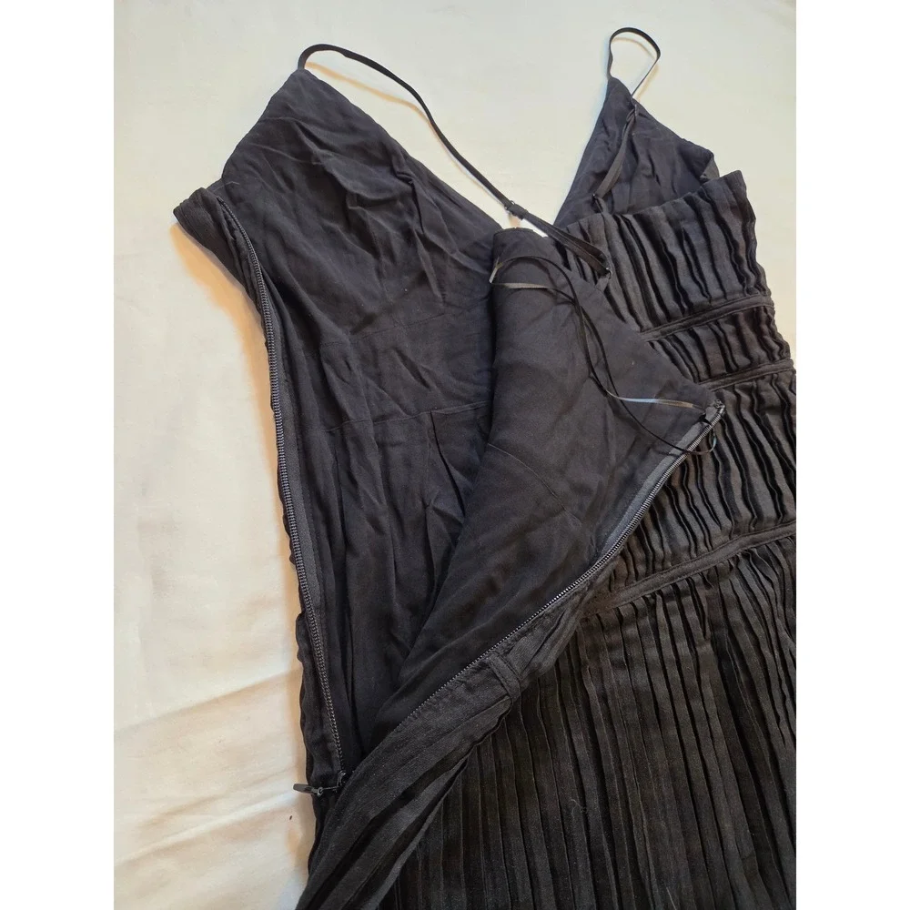 Banana Republic Black Pleated Maxi Dress Plunge V-Neck Linen Blend Size 10 - Picture 9 of 9